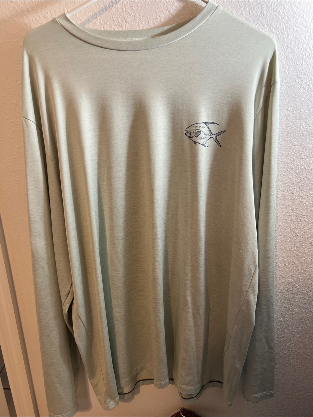 Vineyard Vines Men's Long-Sleeve Tee in Light Sage with Fish Graphic